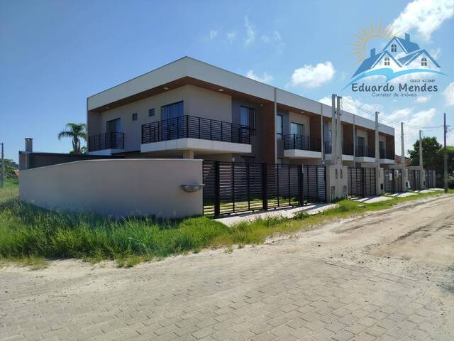 #70 - Casa para Venda em Balneário Barra do Sul - SC